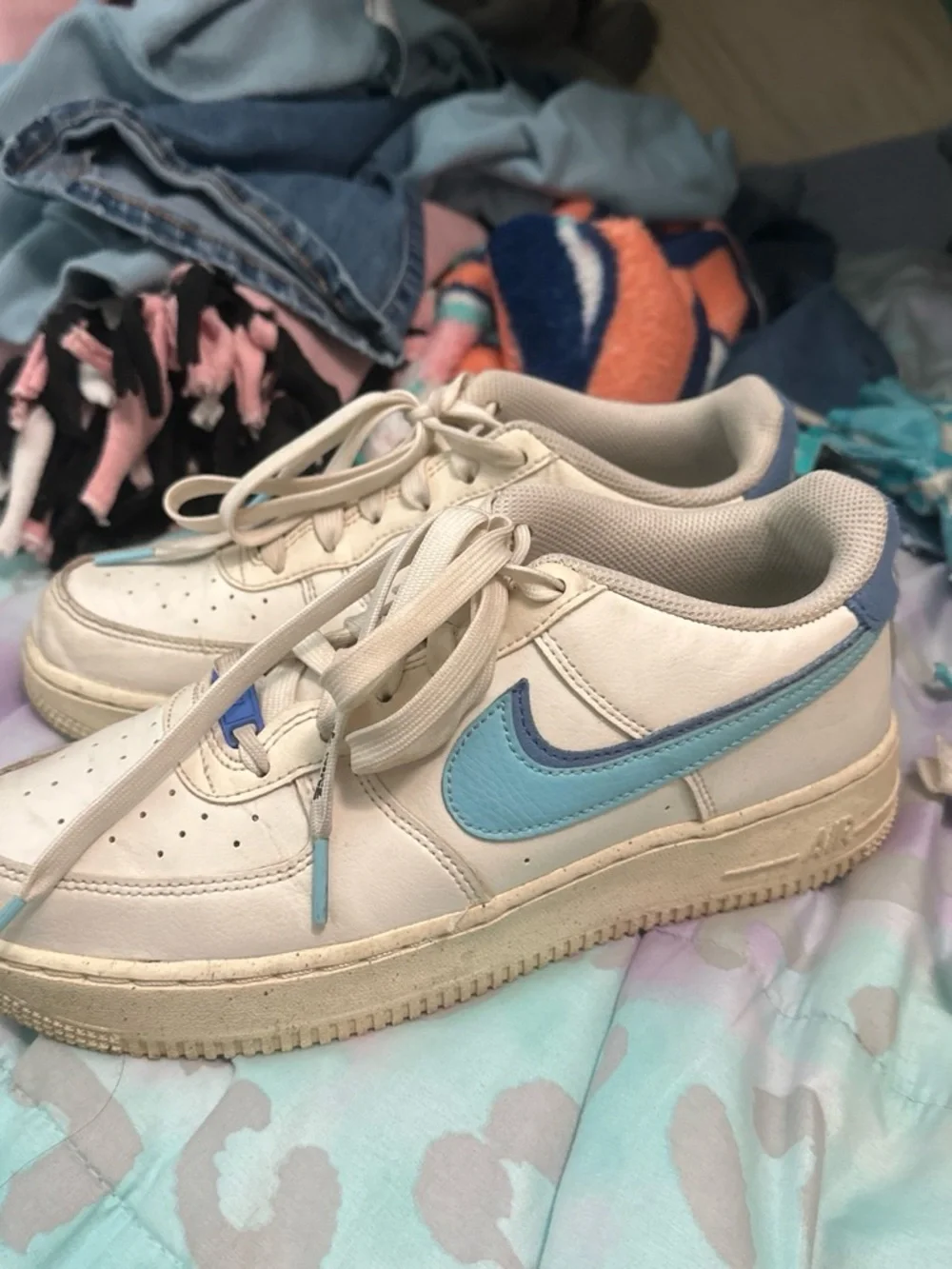 Nike White Low-Top Sneaker with Light Blue Accent